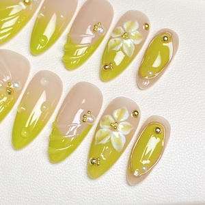 Faux <span class=keywords><strong>ongles</strong></span> à presser 100% faits main, dégradé vert lime frais et nude, fleurs 3D, perles et perles dorées, doux et réutilisables - Product Image 1