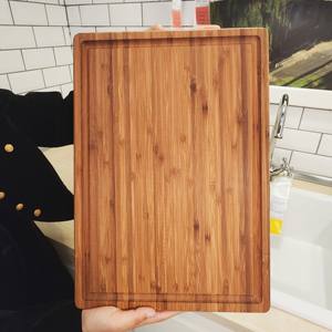 Luxuriöses Personalisiertes Holz-Schneidebrett aus Endholz und Bambus, Küchen-Charcuterie-Brett mit Dickem Saftrille und Griff, Anpassbarer Block - Product Image 6