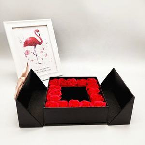 Caja de Regalo Magnética con Tapa Abatible Doble, para Chocolates y Flores, con Cinta para Atar en un Lazo - Product Image 2