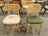 Mobilier de maison simple chaise en bois et osier pour hôtel chaise en rotin pour restaurant en tissu de lin avec coussin de tapisserie d'ameublement