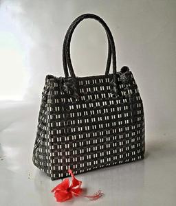New Arrival Women's Eco-Friendly Handmade Recycled <b>Plastic</b> <b>Tote</b> Bag Designed for Daily Shopping & Beach & Street Use - Product Image 2