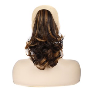 Queue <span class=keywords><strong>de</strong></span> <span class=keywords><strong>cheval</strong></span> courte bouclée en fibre haute température, avec pince, bicolore, style européen et américain, pour <span class=keywords><strong>femme</strong></span> - Product Image 2