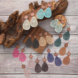 Boucles d'oreilles en faux cuir géométrique goutte maille évidé cuir épissé bois pendentif boucles d'oreilles pour femmes Uionen 899 - Product Image 1