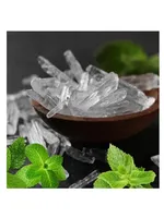 Cristaux de menthol naturel de qualité supérieure, matière première rafraîchissante pour l'industrie pharmaceutique, cosmétique, alimentaire, aromatique et les usages aromatiques.
