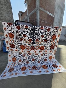 Couverture en coton brodée Suzani, drap de lit, couvre-lit, broderie Suzani Ouzbek, tapis mural Suzani, décoration bohème pour la maison, vente en gros B2B - Product Image 1