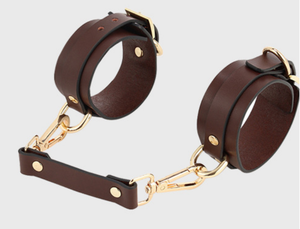 Ensemble de 8 accessoires BDSM en cuir : raquette, collier, rangement, bondage, bandeau et menottes, ceinture - Product Image 6