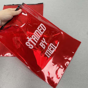 Bolsa de PVC Roja Transparente Personalizada con Cierre Horizontal para Empacar Jeans y Ropa, Bolsa de Almacenamiento de Prendas con Cierre Negro Reutilizable, OEM - Product Image 6