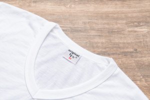 T-shirt con <span class=keywords><strong>scollo</strong></span> a <span class=keywords><strong>V</strong></span> classico su misura all'ingrosso, - Product Image 3