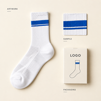 Chaussettes de course athlétiques respirantes à maille ventilée, gestion de l'humidité, maintien du talon, bout plat, couleur blanche avec bande latérale, ajustement parfait pour la course