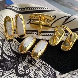 <span class=keywords><strong>Bague</strong></span> A778 plaquée <span class=keywords><strong>or</strong></span> de luxe, double perle <span class=keywords><strong>d</strong></span>'eau douce naturelle, pour femmes et hommes, vente en gros - Product Image 2
