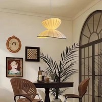 Lumière blanche chaude rétro française pour lustre en soie de veilleuse d'ambiance de restaurant de salon