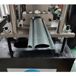 Machine de formage de rouleaux pour usine de portes enroulables en profilés d'acier métallique - Product Image 2