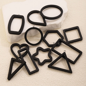 Matériaux de bijouterie faits à la main : Cadres géométriques creux en bois noir multi-formes pour pendentifs de boucles <span class=keywords><strong>d</strong></span>'oreilles DIY - Product Image 4