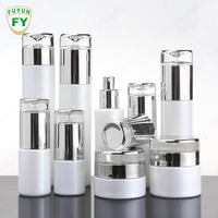 Fuyun Contenants cosmétiques de luxe Bouteille de lotion en verre blanc avec pompe en argent pour crème pour le visage Gel de soin de la peau Mascara Goutte pour les yeux