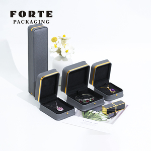 FORTE - Caja de Joyería de Piel Sintética Gris de Lujo, Caja de Anillos de Boda con Logotipo Personalizado, Embalaje de Joyería Personalizado para Regalo - Product Image 1