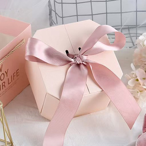 Thanh Lịch Bóng Nhiều Lớp Cứng Nhắc Hộp Quà Tặng Tùy Chỉnh Cao Cấp Bao Bì Sang Trọng Cho Đồ Trang Sức Quà Tặng Cao Cấp Với Dập Nổi Tính Năng - Product Image 2