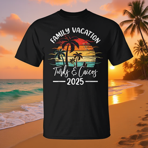 Vacances en famille 2025 T-shirt de plage vintage des Turks Caicos - Product Image 3