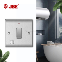 Interrupteur britannique standard 1 gang 20A avec prise flexible LED 250V en acier inoxydable à bords incurvés IP20, installation facile pour la maison et le bureau