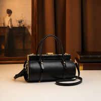 Sac cylindrique noir à imprimé serpent avec logo personnalisé, en cuir PU, fermoir à cadre métallique, sac à bandoulière et sac à main, fournisseur en gros
