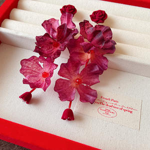 Boucles d'oreilles pendantes en tissu motif fleur Aiguille d'Argent, style Mori, fraîches et douces, pour femme, idéales pour l'été et les vacances en bord de mer, vente en gros Yiwu - Product Image 4