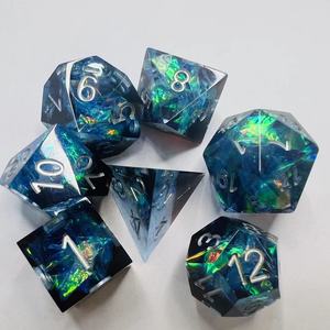 RPG en résine personnalisé fait à la main MDN 7 pièces <span class=keywords><strong>cube</strong></span> en vrac jeu de dés noirs translucides pour jeux de société ou de cartes - Product Image 3