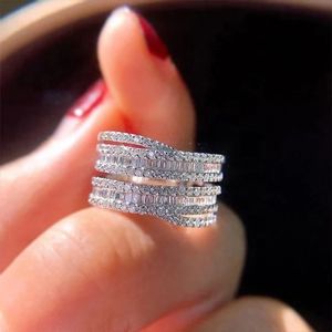 Anillo de Compromiso Personalizable Xinfly de Oro Blanco de 18K con Diamantes Naturales Baguette y Redondos de 0.85ct - Product Image 2