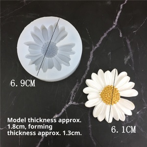 YS 3D marguerite bougies Silicone moules bricolage tournesol bougie outils fleur moule pour bougie faisant des fournitures à la main plâtre moules - Product Image 3