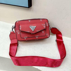 Nuevo Bolso Cuadrado Pequeño con Estampado de Letras Estilo Guesses, Bolso Bandolera Moderno de Gran Capacidad con Solapa - Product Image 5