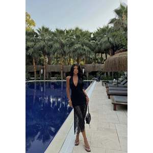 Robe de soirée vintage noire Carlina, dentelle brodée florale, taille empire asymétrique, coupe A, XS XL, en polyester, mousseline de soie, coton - Product Image 4