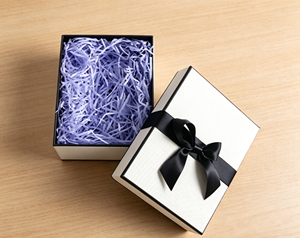 กล่องของขวัญฝาและฐานแข็งสีขาวดำ ทำจากกระดาษแข็งคุณภาพสูง ผ่านกระบวนการตัดและประกอบอย่างดี - Product Image 2