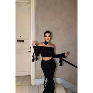 Ensembles de costumes noirs pour femmes avec détails en rose - Product Image 1