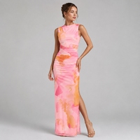 Fabricant de robes personnalisées OEM imprimées, robe moulante en maille plissée élégante sans manches, imprimé tie-dye, robe maxi de soirée chic pour femmes