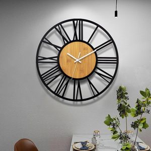 <span class=keywords><strong>Bureau</strong></span> à domicile café décoration moderne <span class=keywords><strong>noir</strong></span> rond en <span class=keywords><strong>bois</strong></span> horloge murale à piles silencieux sans tic-tac chiffres romains horloges en métal - Product Image 3