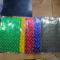 Papier stratifié imprimé coloré de papier d'aluminium de feuille carrée faite sur commande enduit pour l'emballage alimentaire de salon