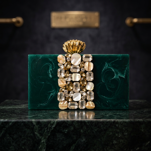 Pochette rectangulaire en résine marbrée verte avec embellissement en strass et perles, sac à main de soirée glamour fait main - Product Image 1
