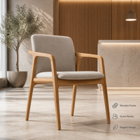 Chaise d'invité avec structure en bois pour réception de bureau