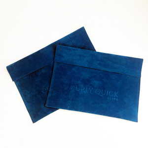 Sacs à bijoux personnalisés avec logo en relief, pochettes en daim pour livres, sacs en velours avec rabat pour l'affichage de bagues, bijoux et bracelets - Product Image 3