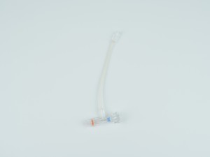 Válvula <span class=keywords><strong>en</strong></span> T <span class=keywords><strong>de</strong></span> Doble Sellado - Plástico Transparente, Esterilizada con Óxido <span class=keywords><strong>de</strong></span> Etileno para Uso <span class=keywords><strong>en</strong></span> Infusiones, Compatible con Catéteres/Tubos, Operación con una Sola <span class=keywords><strong>Mano</strong></span> - Product Image 1