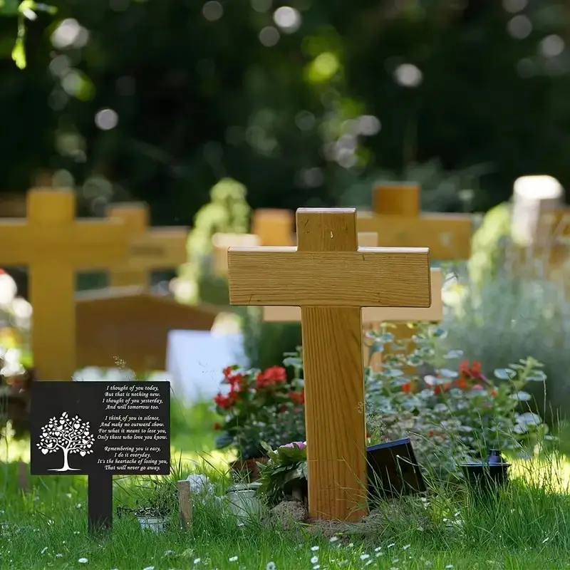 O memorial em acrílico expressa suas condolências e comemora o cemitério exterior decorado com memoriais da família