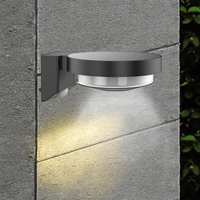 Nouvelles appliques murales solaires extérieures avec capteur de mouvement IP44 corps en plastique étanche pour l'utilisation de patio de cour de paysage de jardin
