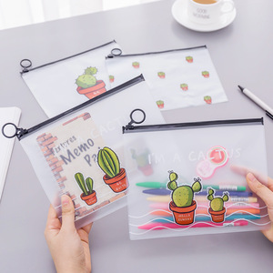 Bolsa <span class=keywords><strong>de</strong></span> papelería para estudiantes <span class=keywords><strong>de</strong></span> dibujos animados bonitos y sencillos al por mayor, portalápices <span class=keywords><strong>de</strong></span> gran capacidad, portalápices, unicornio/Cactus/leopardo, Plástico - Product Image 3