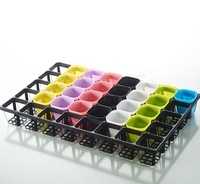 Plateau de pots de pépinière en plastique avec différentes couleurs et tailles