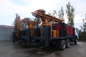 מקדחת בארות מים ניידת על משאית דיזל מדגם YOTOL, בעלת הספק של 85 קילוואט (380 כוחות סוס), מדגם HOWO 6x4, עם פטיש פנאומטי, עומק קידוח מקסימלי של 600 מטר, עם מנוע. - Product Image 6