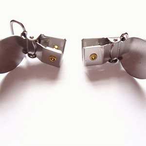 Attache-sucette ronde en métal réglable avec finition peinte, légère (7g) pour accessoires d'alimentation infantile - Product Image 6