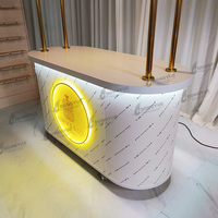 Chariot mobile en métal personnalisé pour bonbons et parfums, pour les entreprises, avec logo LED