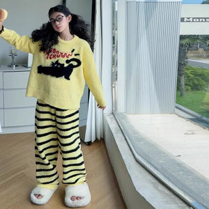 Pigiama di velluto corallo per ragazze della scuola media nuova casa inverno vestito caldo con motivo cartone animato vestiti invernali ispessiti per neonati - Product Image 1