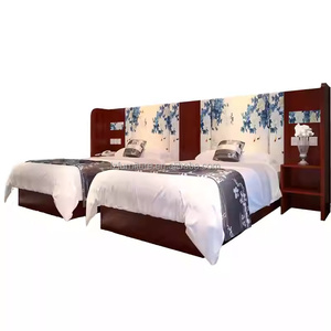 Juego completo de habitación doble con cama de madera, cabecero, mesitas de noche, escritorio, mueble para TV y armario para proyectos de dormitorios de hoteles de 3 estrellas - Product Image 1