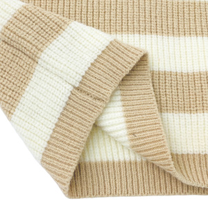 Suéter Corto de Punto Casual Color Crema Caqui con Rayas Horizontales Anchas y Botones Laterales, Cuello Redondo, Cómodo - Product Image 4