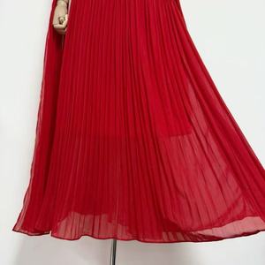 Vestido Maxi Plisado con Adorno de Rosas y Hombros Descubiertos para Mujer - Vestido Formal de Gasa con Mangas Tipo Capa para Eventos Nocturnos - Product Image 5