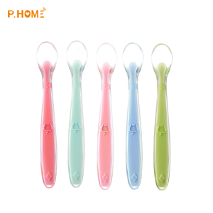 <span class=keywords><strong>Cuillère</strong></span> Bébé en <span class=keywords><strong>Silicone</strong></span> Écologique et de Qualité Alimentaire Sans BPA avec Boîte de Rangement et Poignée à Débit Variable pour Aliments pour Bébés - Product Image 1